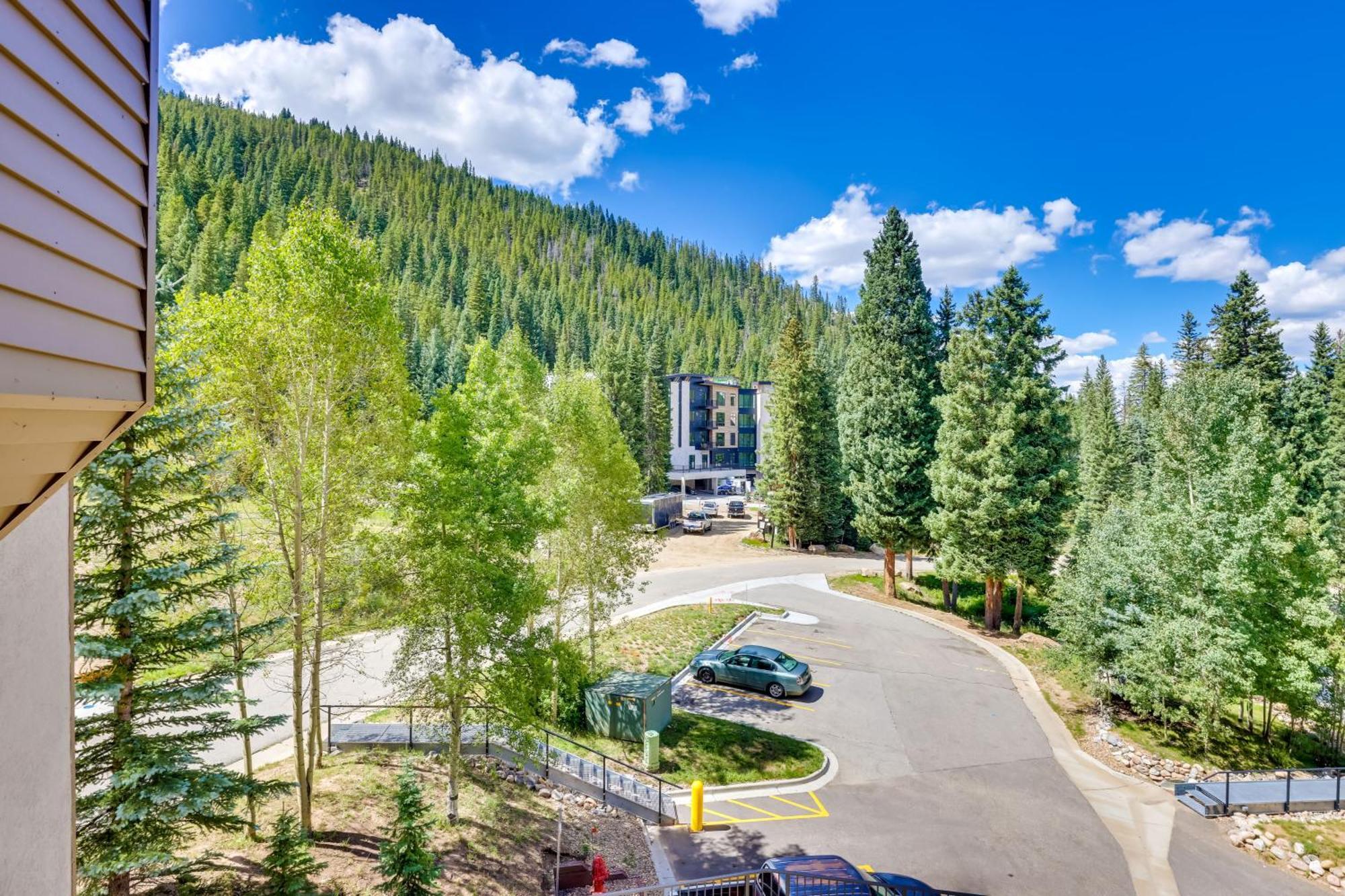 Ski-Inandski-Out Retreat With Iron Horse Pool Access! Уинтър Парк Екстериор снимка