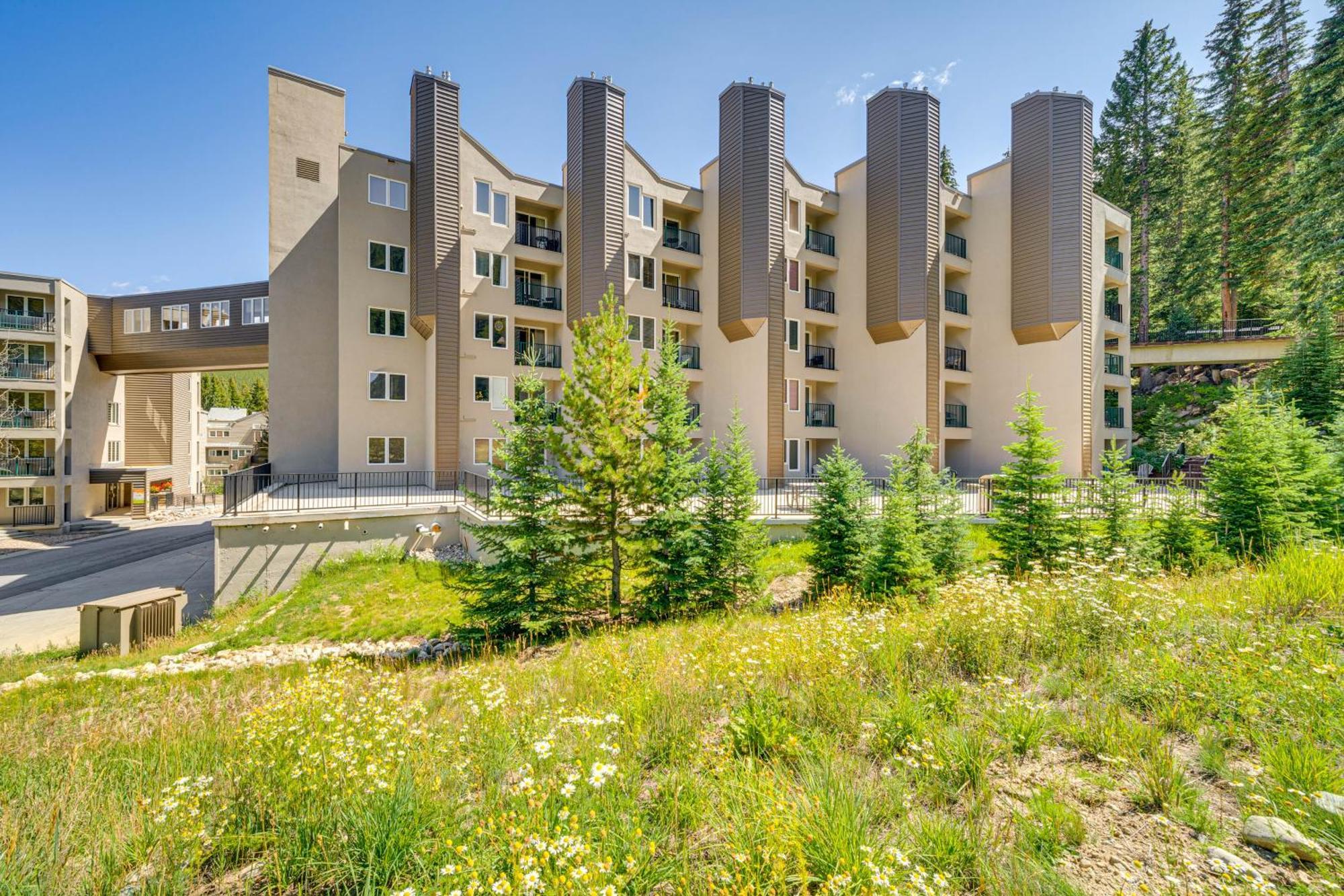 Ski-Inandski-Out Retreat With Iron Horse Pool Access! Уинтър Парк Екстериор снимка
